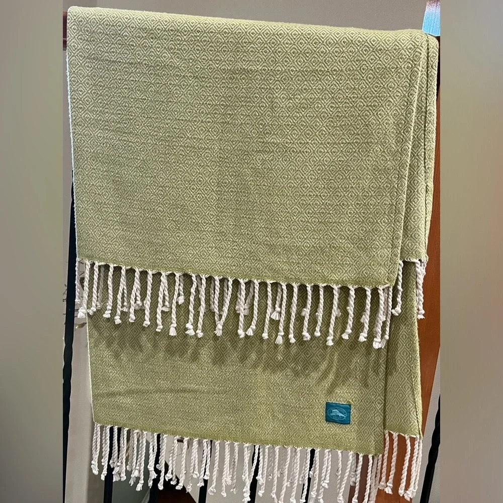 TOMMY BAHAMA RELAX Green DIAMOND Patterned Throw Blanket with Fringe, 65”X 46”